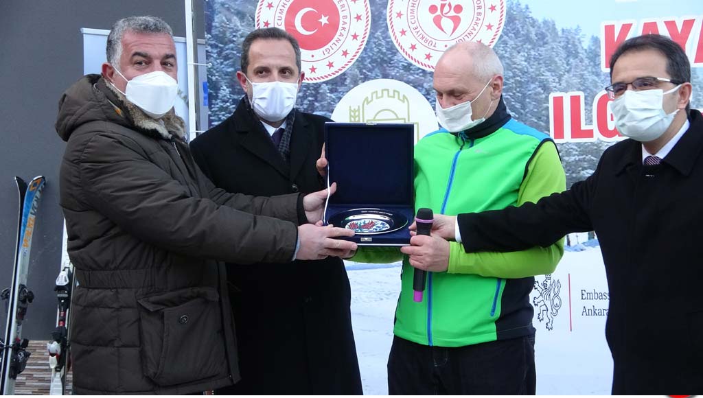 Diplomatik Kayak Yarışmasında Ödüller Sahiplerini Buldu