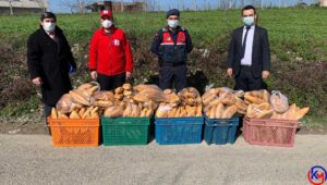 Kızılay karantinadaki köyü ekmeksiz bırakmadı ve ekmek dağıttı Zonguldak ’ın