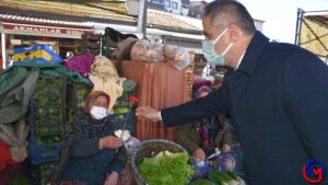 AK Parti 8 Mart Dünya Kadınlar Gününü Karanfil ve Maskeyle