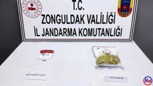 Jandarmanın Durdurduğu Araçtan Uyuşturucu Çıktı, 3 Kişi Gözaltında Zonguldak ’ta