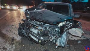 Karabük’te Kontrolden Çıkan Araç Önce Bariyerlere Sonra TIR‘a Çarptı Karabük’te