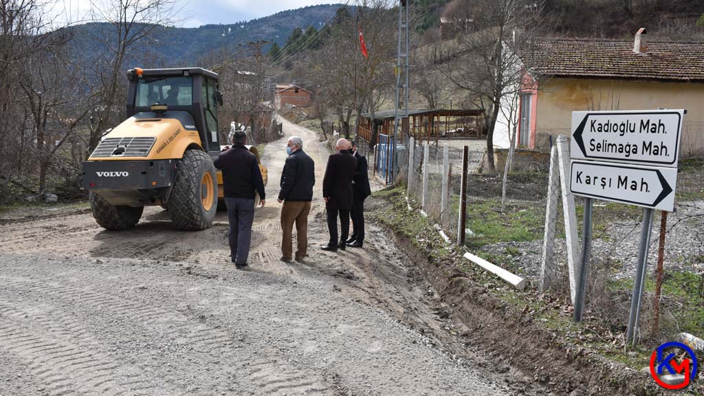 Köy Yollarında Bakım – Onarım Çalışmaları Yapılıyor