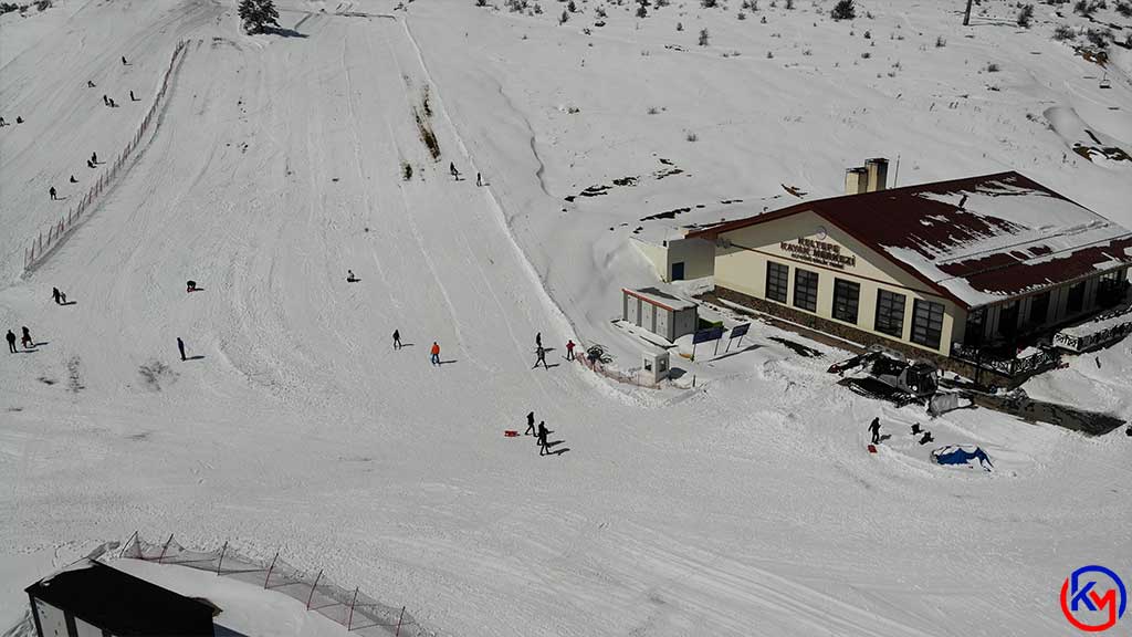 Mart Kapıdan Baktırdı Kayak Merkezini Açtırdı; Keltepe 'de Kar kalınlığı 1 Metreyi Buldu