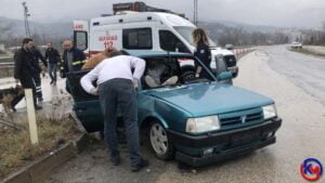 Kontrolden Çıkan Otomobil Refüje Çarptı: 2 Yaralı Refüje çarpan otomobilde