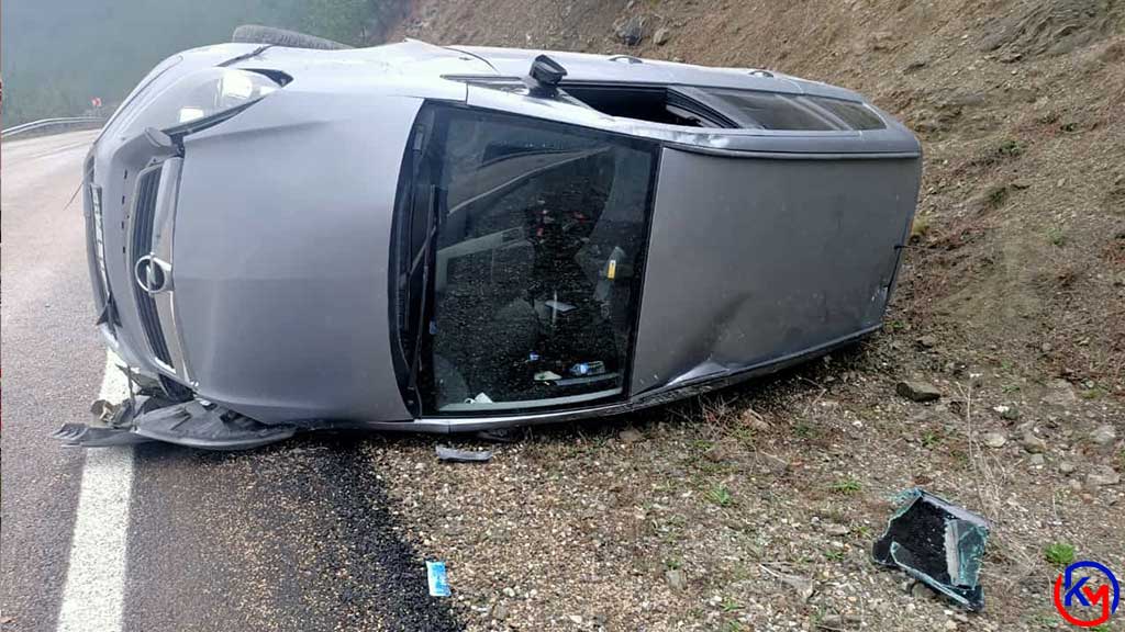 Karabük 'te meydana gelen trafik kazasında yoldan çıkan otomobil devrilirken, sürücüsü ise kazayı yara almadan atlattı.