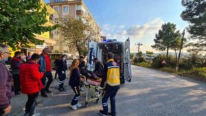 ALAPLI YENİ SİTELER MAHALLESİNDE SEYİR HALİNDEYKEN ANİ DÖNÜŞ YAPAN OTOMOBİLE