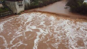BARTIN KENT MERKEZİNDEN GEÇEREK KARADENİZ´E DÖKÜLEN BARTIN IRMAĞI’NDA BEYAZ KÖPÜKLER