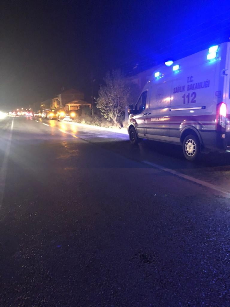 Yolun karşısındaki akaryakıt istasyonuna giden yayaya otomobil çarptı KASTAMONU’NUN TAŞKÖPRÜ İLÇESİNE BAĞLI ALATARLA KÖYÜNDE OTOMOBİLİN ÇARPTIĞI YAYA OLAY