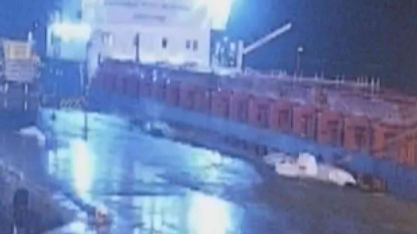 ZONGULDAK'IN EREĞLİ İLÇESİNDE KURU YÜK GEMİSİNDE GÖREV YAPTIĞI HALATIN ÇARPMASI