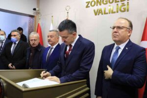 ZONGULDAK'TA AK PARTİ TEŞKİLATINDA KONUŞAN TARIM VE ORMAN BAKANI BEKİR