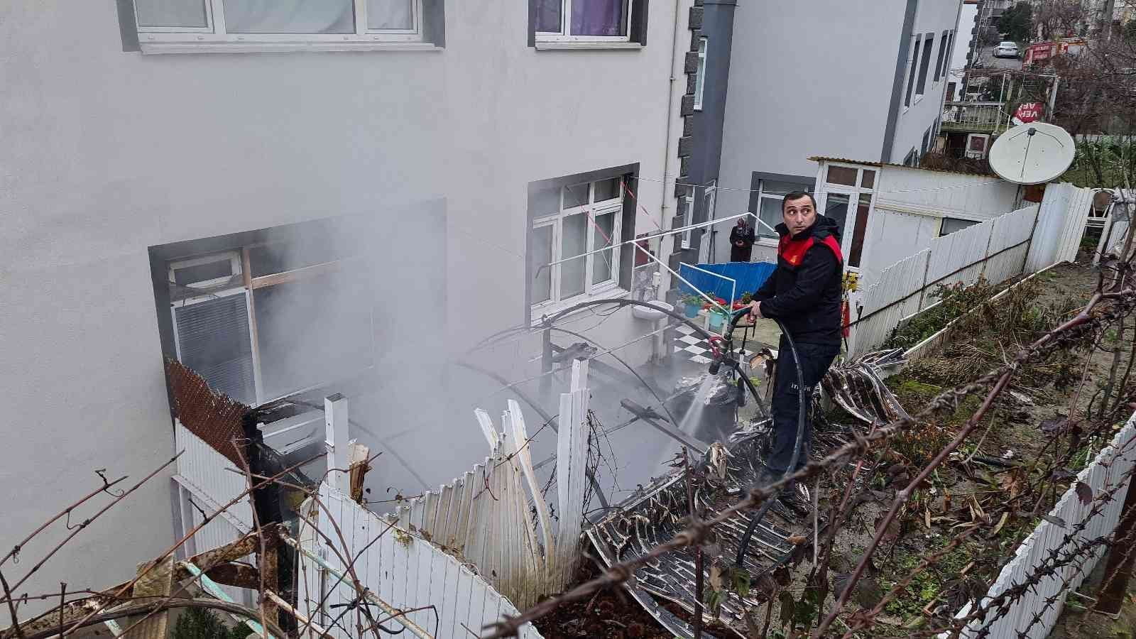 ZONGULDAK’IN ALAPLI İLÇESİNDE İÇİNDE YANICI MALZEME BULUNAN BARAKADA YANGIN ÇIKTI.