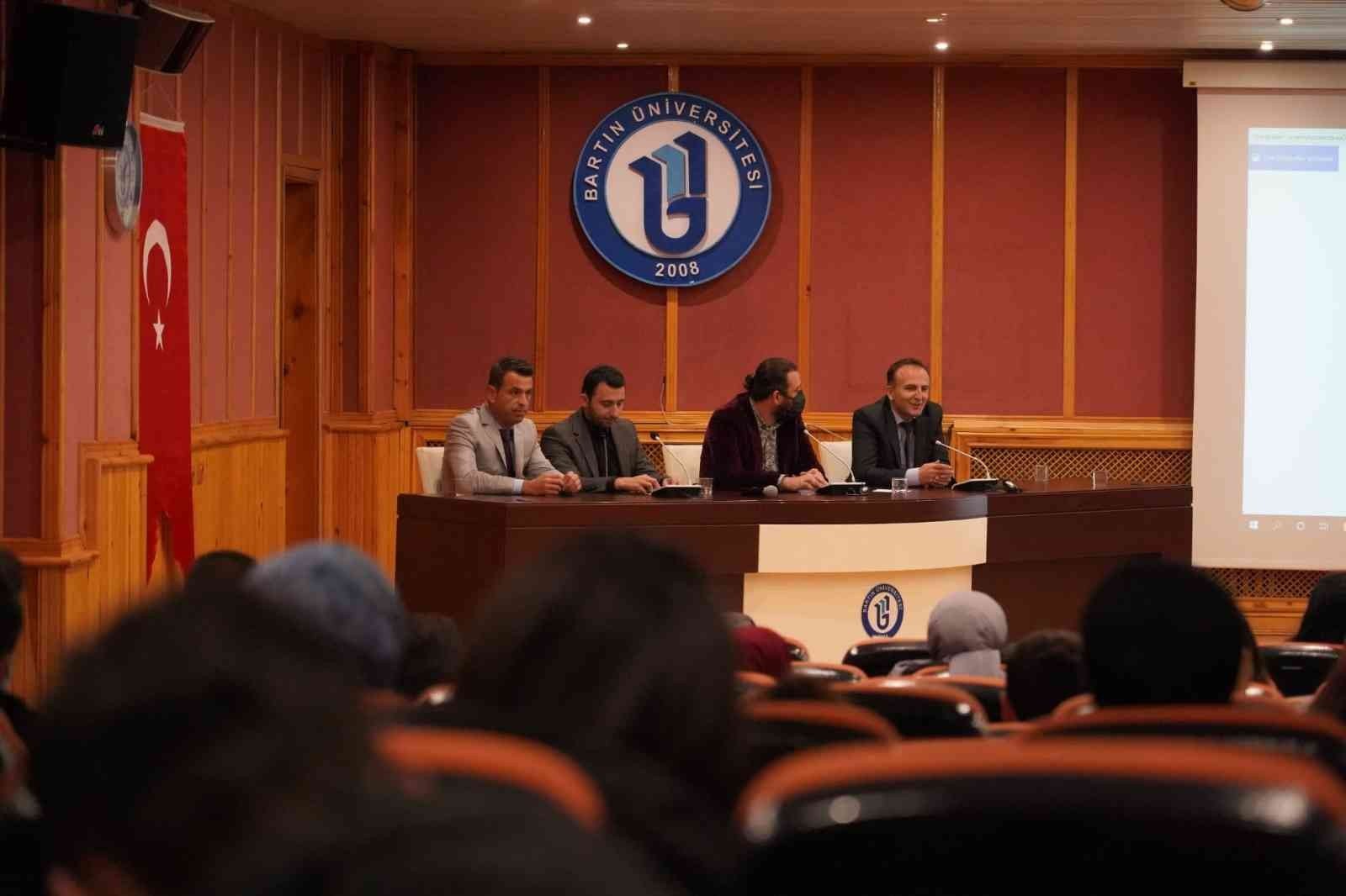 BARTIN ÜNİVERSİTESİNDE DÜZENLENEN “MEZUNLAR ANLATIYOR” ETKİNLİĞİNE KATILAN FARKLI MEDYA GRUPLARINDAN