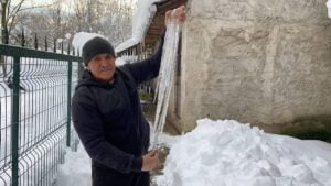 BARTIN’DA 4 GÜNDÜR ETKİLİ OLAN KAR YAĞIŞININ ARDINDAN YÜKSEK KESİMLERDE