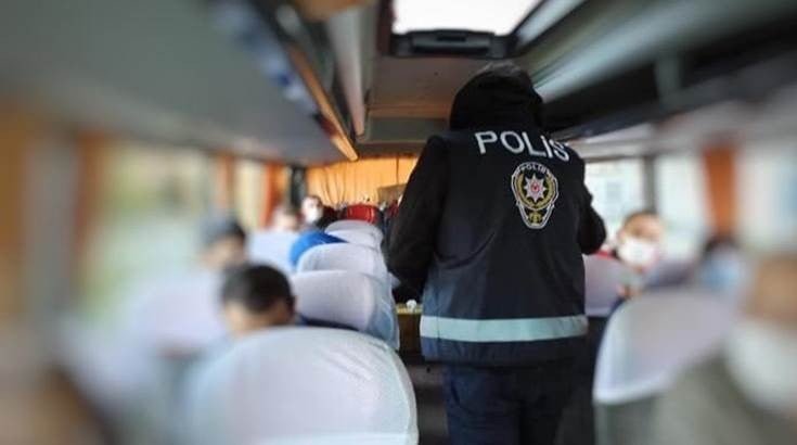 BARTIN’DA İL EMNİYET MÜDÜRLÜĞÜNE BAĞLI SİVİL KIYAFETLİ EKİPLERCE TOPLU TAŞIMA