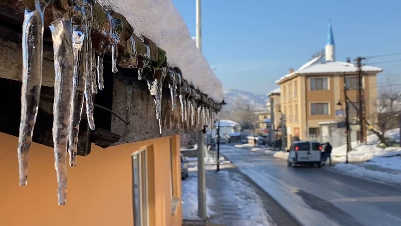 BARTIN’DA 4 GÜN BOYUNCA ETKİLİ OLAN KAR YAĞIŞININ ARDINDAN BAZI