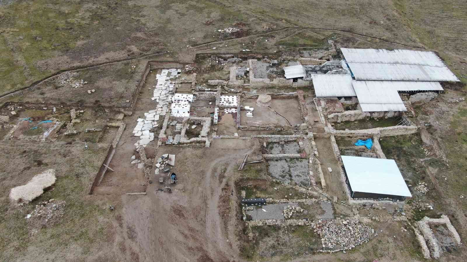 KASTAMONU’NUN TAŞKÖPRÜ İLÇESİNDE POMPEİOPOLİS ANTİK KENTİ’NDE YAPILAN KAZI ÇALIŞMALARINDA 1700