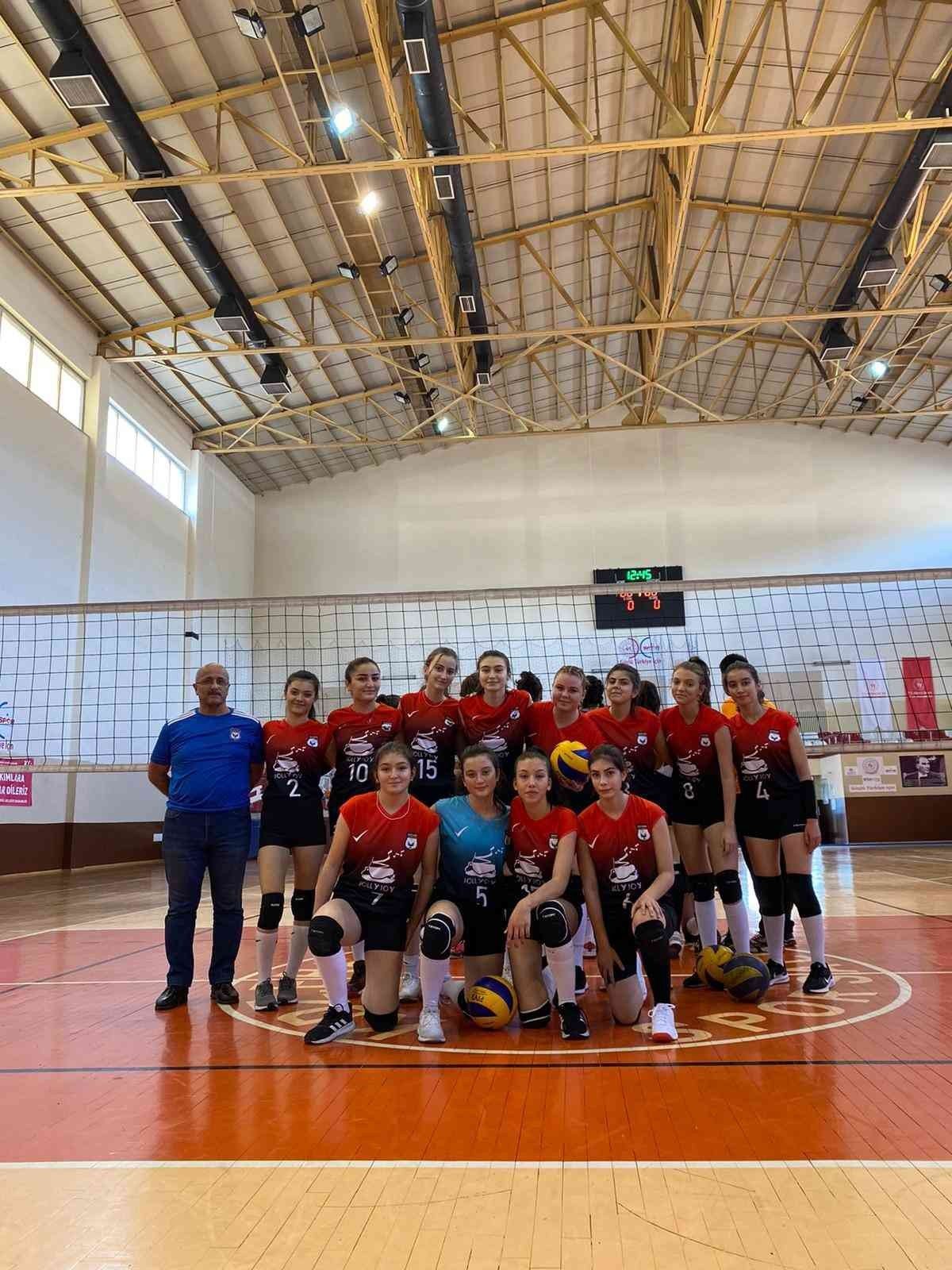 Çaycuma Gençlerbirliği SK Ereğli’den başarıyla döndü 2021-2022 SEZONU GENÇ BAYANLAR VOLEYBOL EREĞLİ’DE BAŞLADI.
