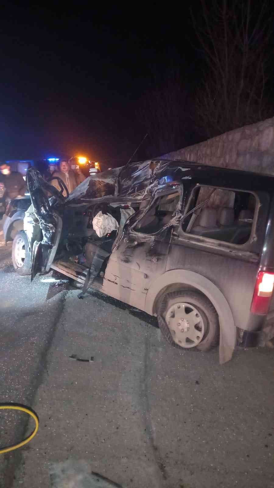 TOSYA D100 KARAYOLUNDA TRAFİK KAZASINDA 2 KİŞİ YARALANDI