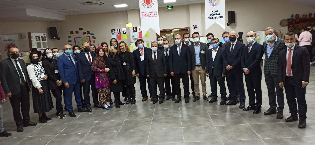 DEVREK’TE ANADOLU İMAM HATİP LİSESİ TARAFINDAN BİLİM FUARI DÜZENLENDİ.