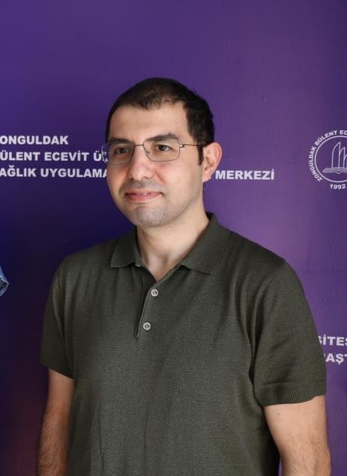 Doktorlara görevi başında saldırı ZONGULDAK BÜLENT ECEVİT ÜNİVERSİTESİ SAĞLIK UYGULAMA VE ARAŞTIRMA HASTANESİNDE GÖREV