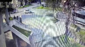 KAZA ANI GÜVENLİK KAMERASINA SANİYE SANİYE YANSIDI.