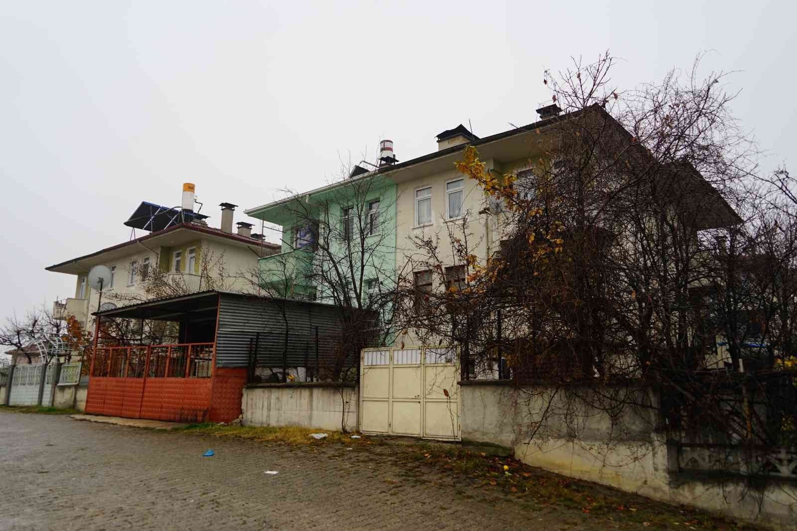 Evinde ölü bulunan şahsın 4 ay önce öldüğü belirlendi KASTAMONU’DA YALNIZ BAŞINA İKAMET ETTİĞİ ÖĞRENİLEN VE EVİNDE ÖLÜ BULUNAN