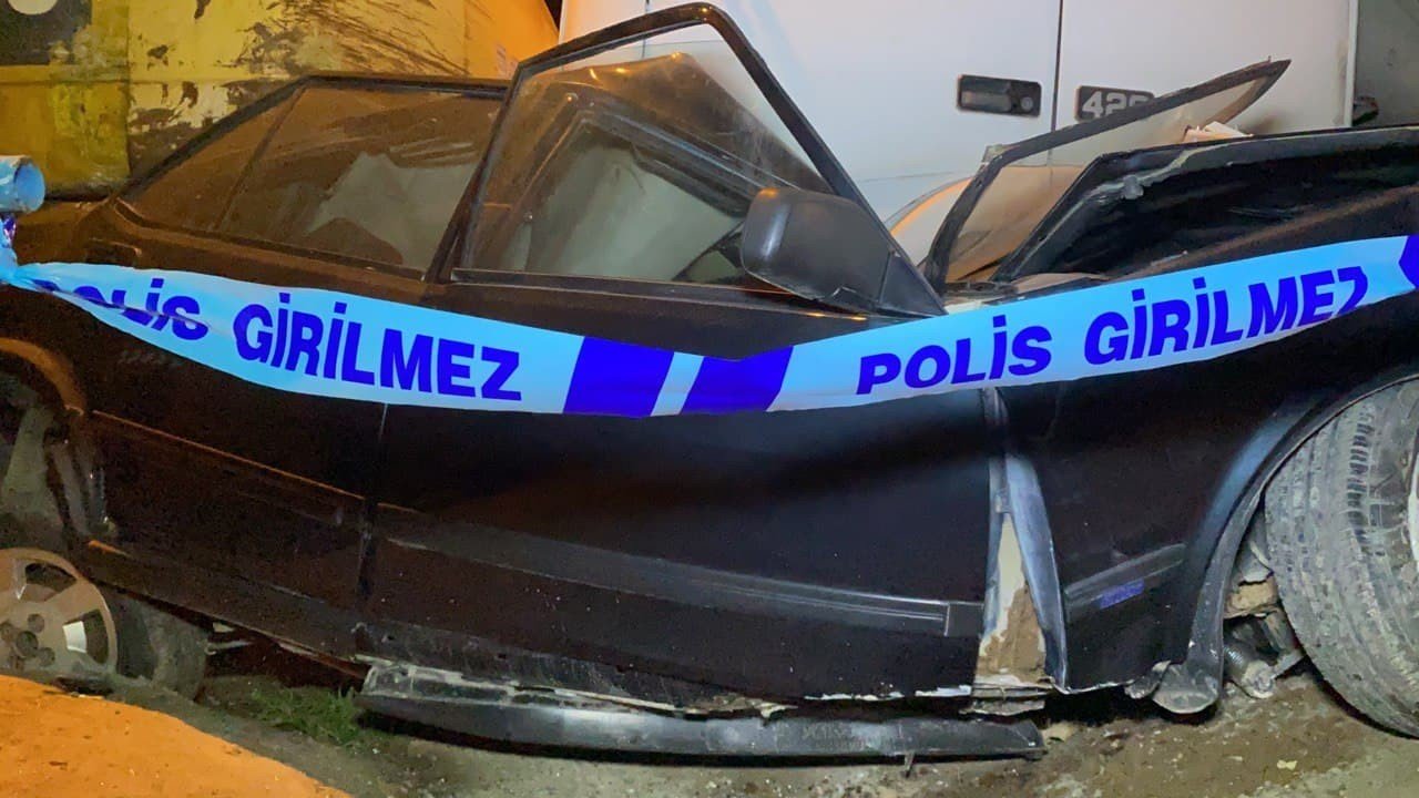 KARABÜK’TE PARK HALİNDEYKEN FRENİ BOŞALAN DEMİR YÜKLÜ TIR, RAMPA AŞAĞI