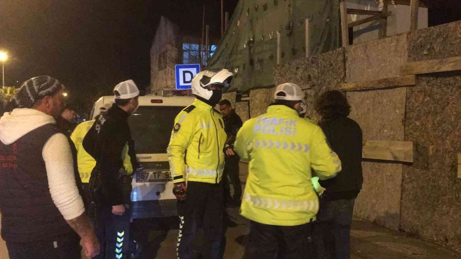 İki grubun kavgasında 2 kişi yaralandı ZONGULDAK’IN EREĞLİ İLÇESİNDE İKİ GRUP ARASINDA ÇIKAN KAVGADA 2 KİŞİ
