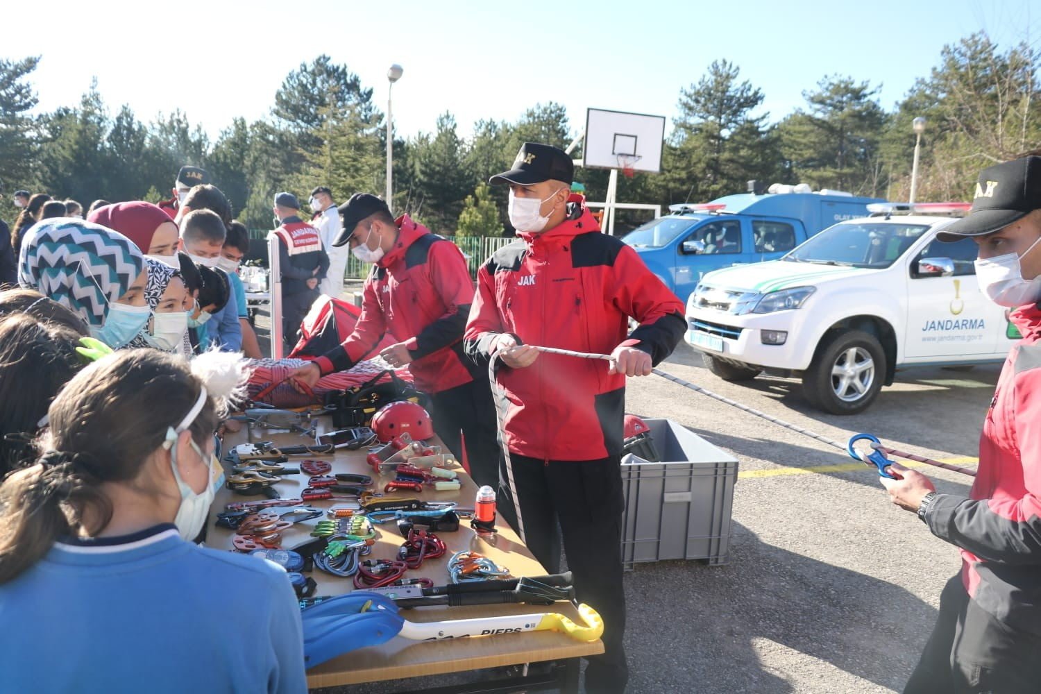 KASTAMONU İL JANDARMA KOMUTANLIĞI EKİPLERİ, MİLLİ EĞİTİM BAKANLIĞININ “HAYDİ MESLEĞİNİ