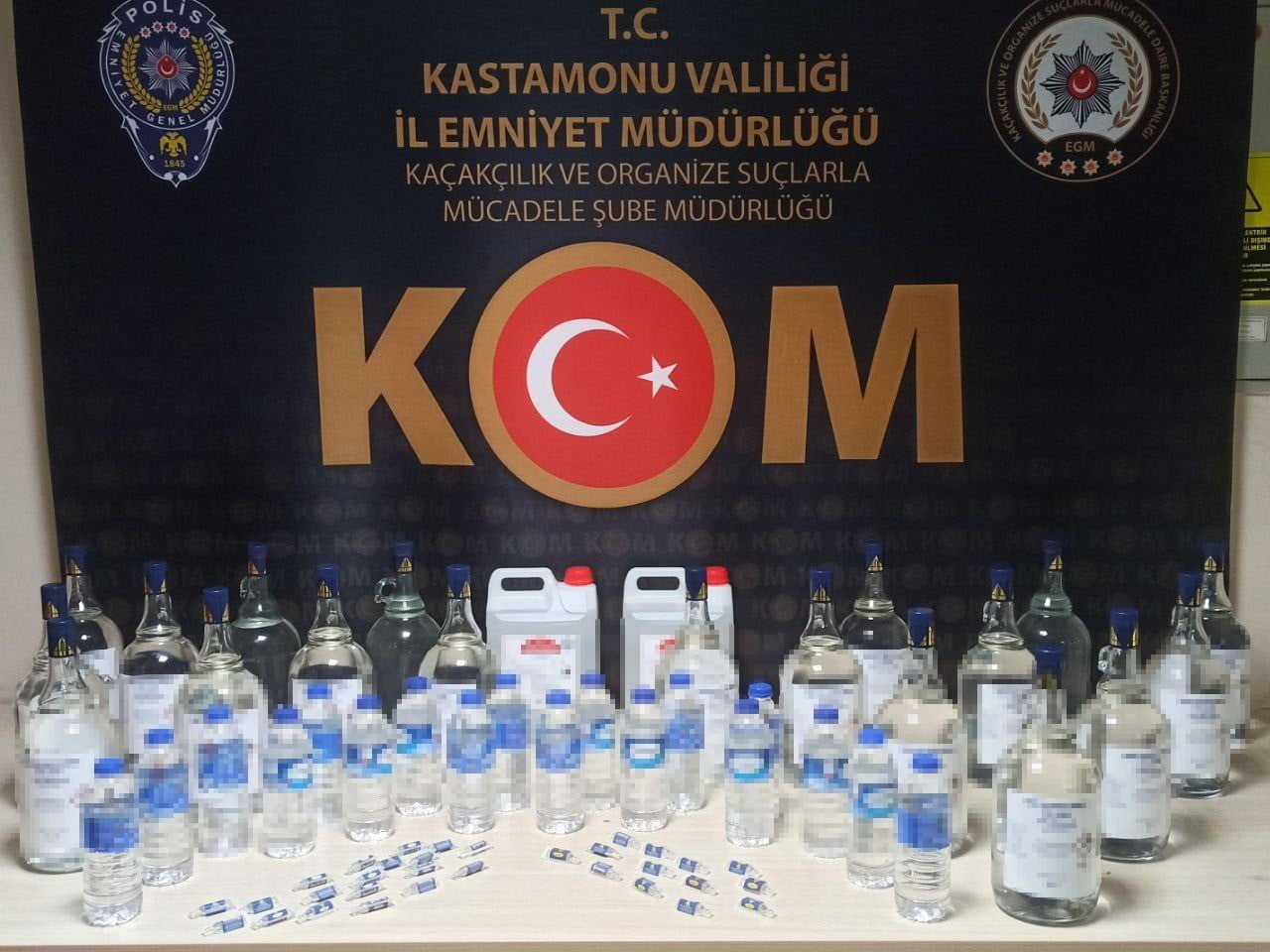 KASTAMONU’DA SAHTE İÇKİ ÜRETİMİNE YÖNELİK DÜZENLENEN 3 AYRI ADRESE DÜZENLENEN