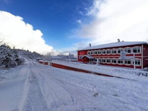 KASTAMONU’NUN KÜRE VE İNEBOLU İLÇELERİNDE İKİNCİ KEZ OKULLAR YOĞUN KAR