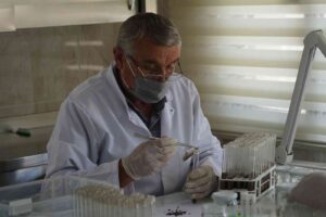 ORMAN GENEL MÜDÜRLÜĞÜ, LABORATUVARLARDA ÜRETTİĞİ YILLIK 600 BİN YIRTICI BÖCEK