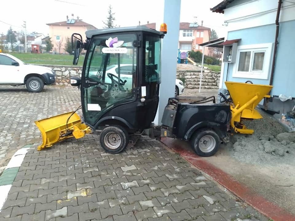KARABÜK’ÜN SAFRANBOLU İLÇESİNDE ETKİLİ OLABİLECEK KAR YAĞIŞINA KARŞI HAZIRLIKLAR TAMAMLANDI.