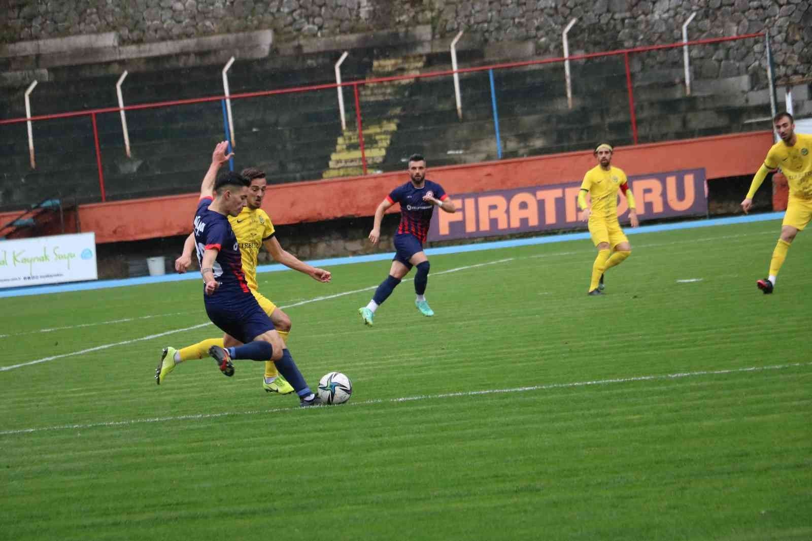 TFF 2. LİG’DE MÜCADELE VEREN ZONGULDAK KÖMÜRSPOR, TARSUS İDMAN YURDU