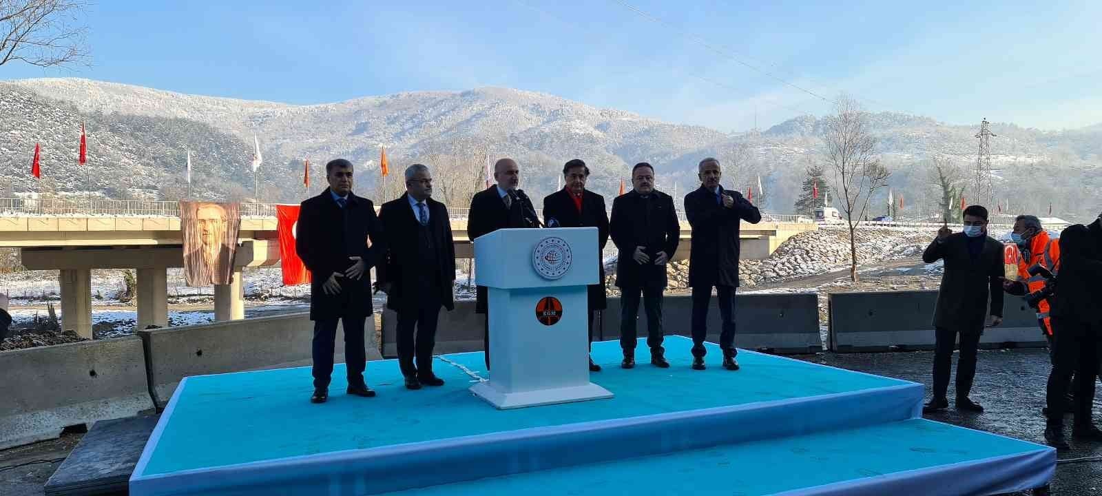 Ulaştırma Bakanı Karaismailoğlu Filyos 5 köprüsünü hizmete açtı ULAŞTIRMA VE ALTYAPI BAKANI ADİL KARAİSMAİLOĞLU ZONGULDAK’IN ÇAYCUMA İLÇESİNDE FİLYOS