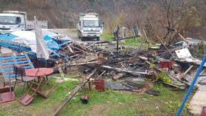 KARABÜK-YENİCE KARAYOLU ÜZERİNDE YER ALAN BİR BARAKA ÇIKAN YANGIN SONUCU