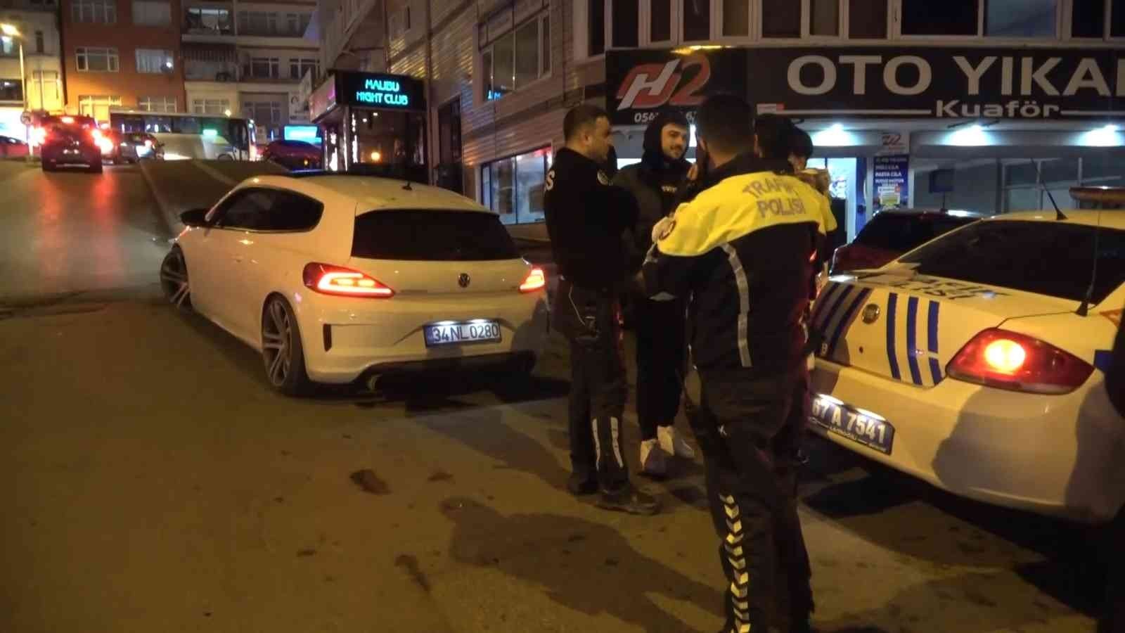 ZONGULDAK’IN EREĞLİ İLÇESİNDE UYGULAMA NOKTASINI GEÇİNCE ARACINDAKİ ABARTI EGZOZU AÇARAK