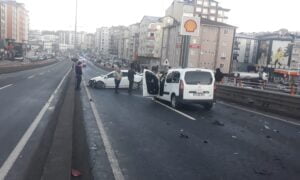 ZONGULDAK'IN EREĞLİ İLÇESİNDE BUZLANMA NEDENİYLE MEYDANA GELEN TRAFİK KAZASINDA BİR