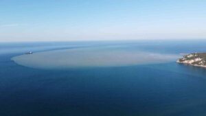 BARTIN’DA ETKİLİ OLAN SAĞANAK YAĞIŞLAR SONRASI BARTIN IRMAĞINDAN KARADENİZ’E DÖKÜLEN