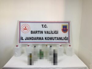 BARTIN’IN KURUCAŞİLE İLÇESİNDE JANDARMA EKİPLERİNCE YAPILAN OPERASYONDA KAÇAK İÇKİLER ELE