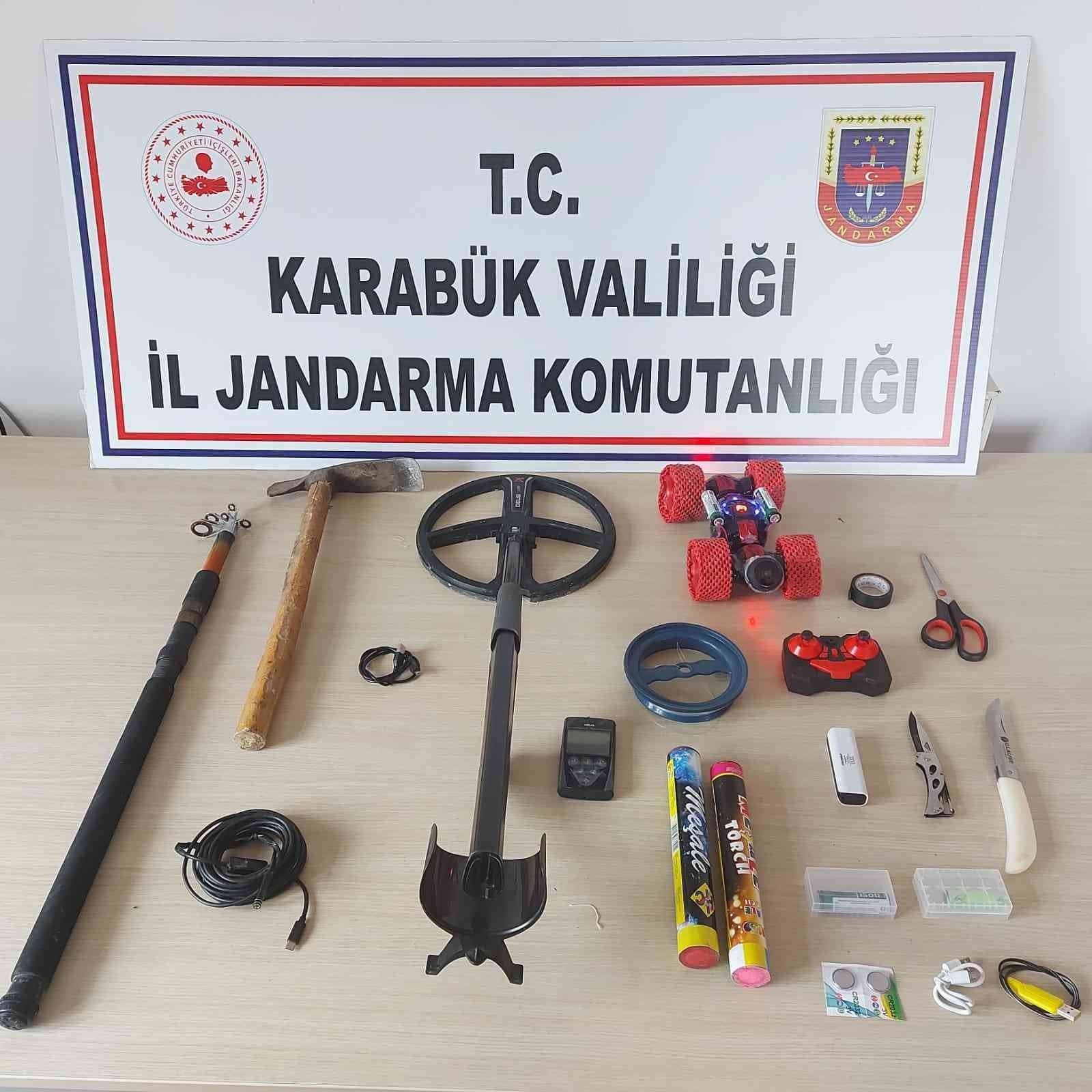 KARABÜK’ÜN EFLANİ İLÇESİNDE İZİNSİZ KAZI YAPTIĞI TESPİT EDİLEN 4 ŞÜPHELİ