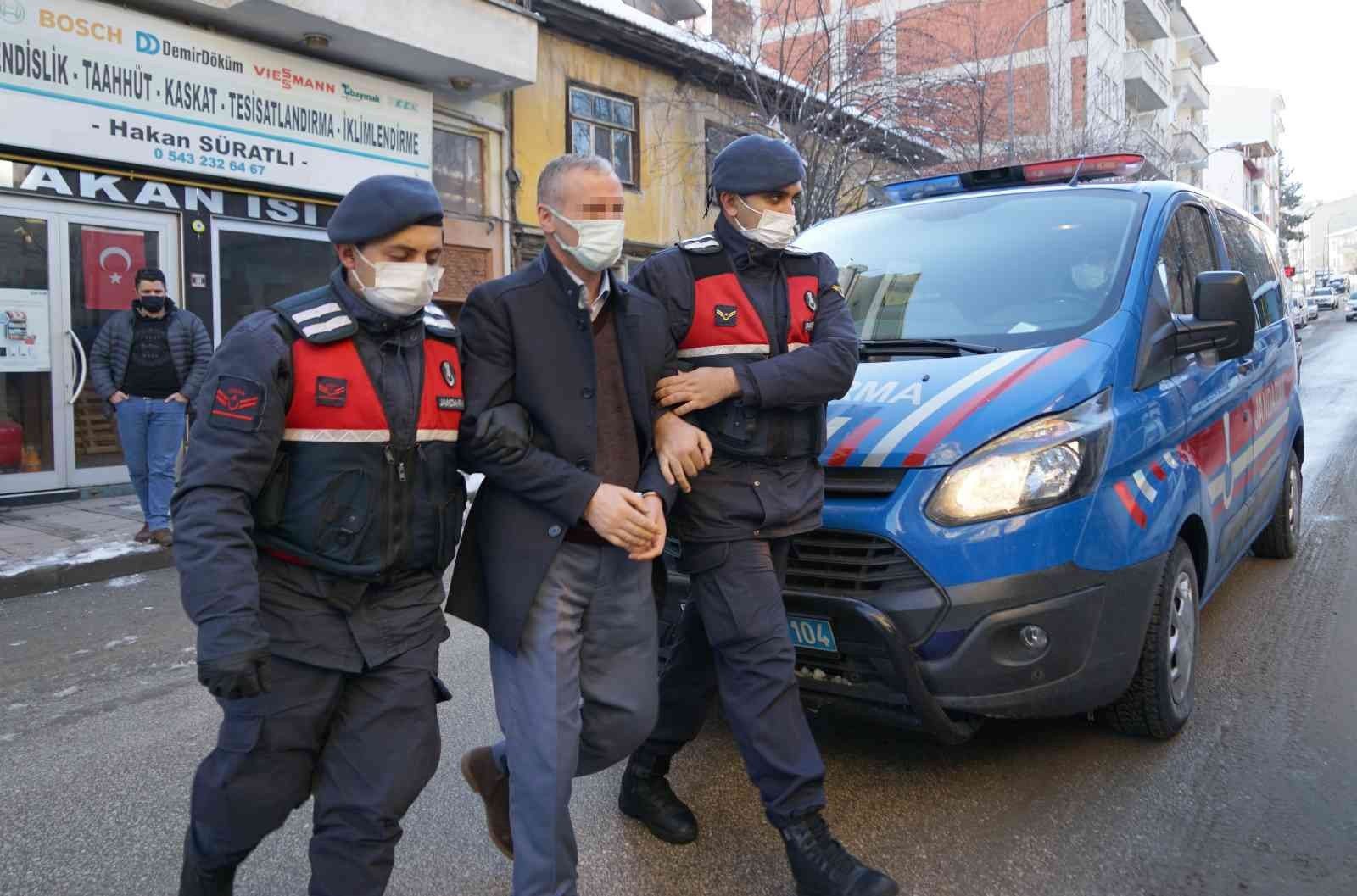 JANDARMA EKİPLERİ TARAFINDAN BELİRLENEN ADRESLERE 3'ÜNCÜ KEZ ŞAFAK OPERASYONU DÜZENLENDİ