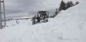 KASTAMONU’NUN İHSANGAZİ İLÇESİ SÜNNÜK KÖY YOLUNDA KAR MÜCADELESİ YAPAN ÖZEL