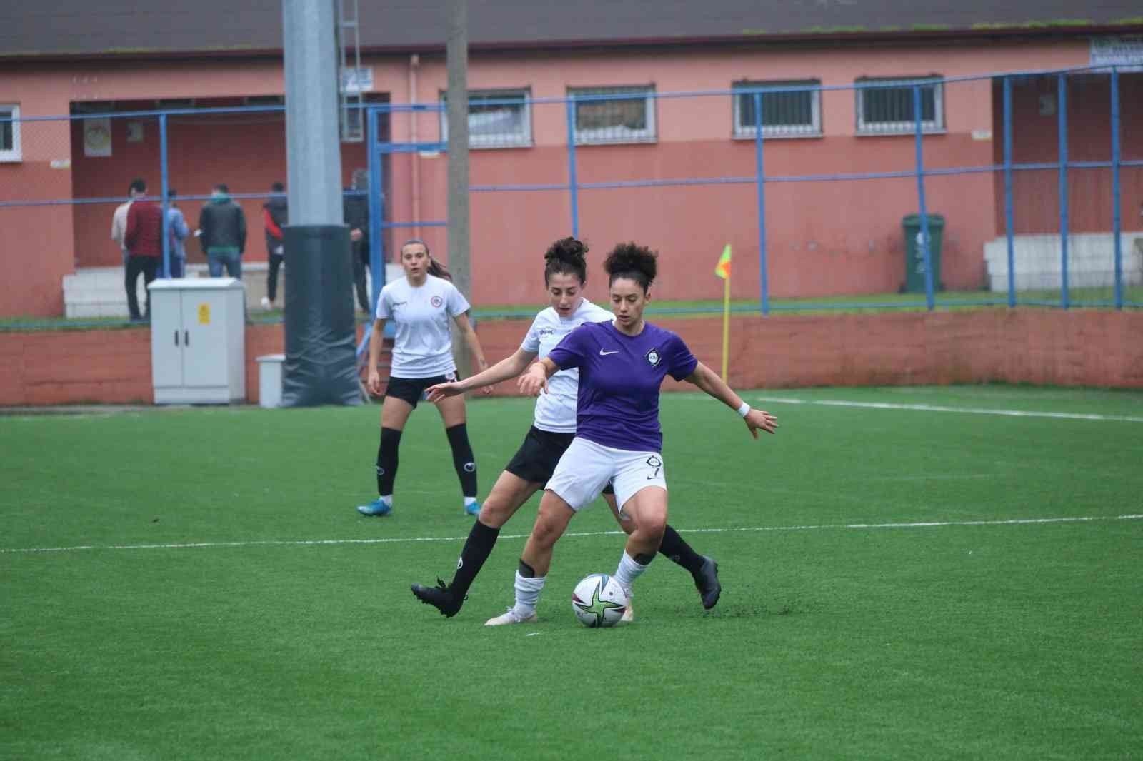 Kdz. Ereğli Belediyespor, Altay’ı 4-0 mağlup etti TÜRKCELL KADINLAR FUTBOL SÜPER LİG’DE MÜCADELE EDEN KDZ. EREĞLİ BELEDİYESPOR,