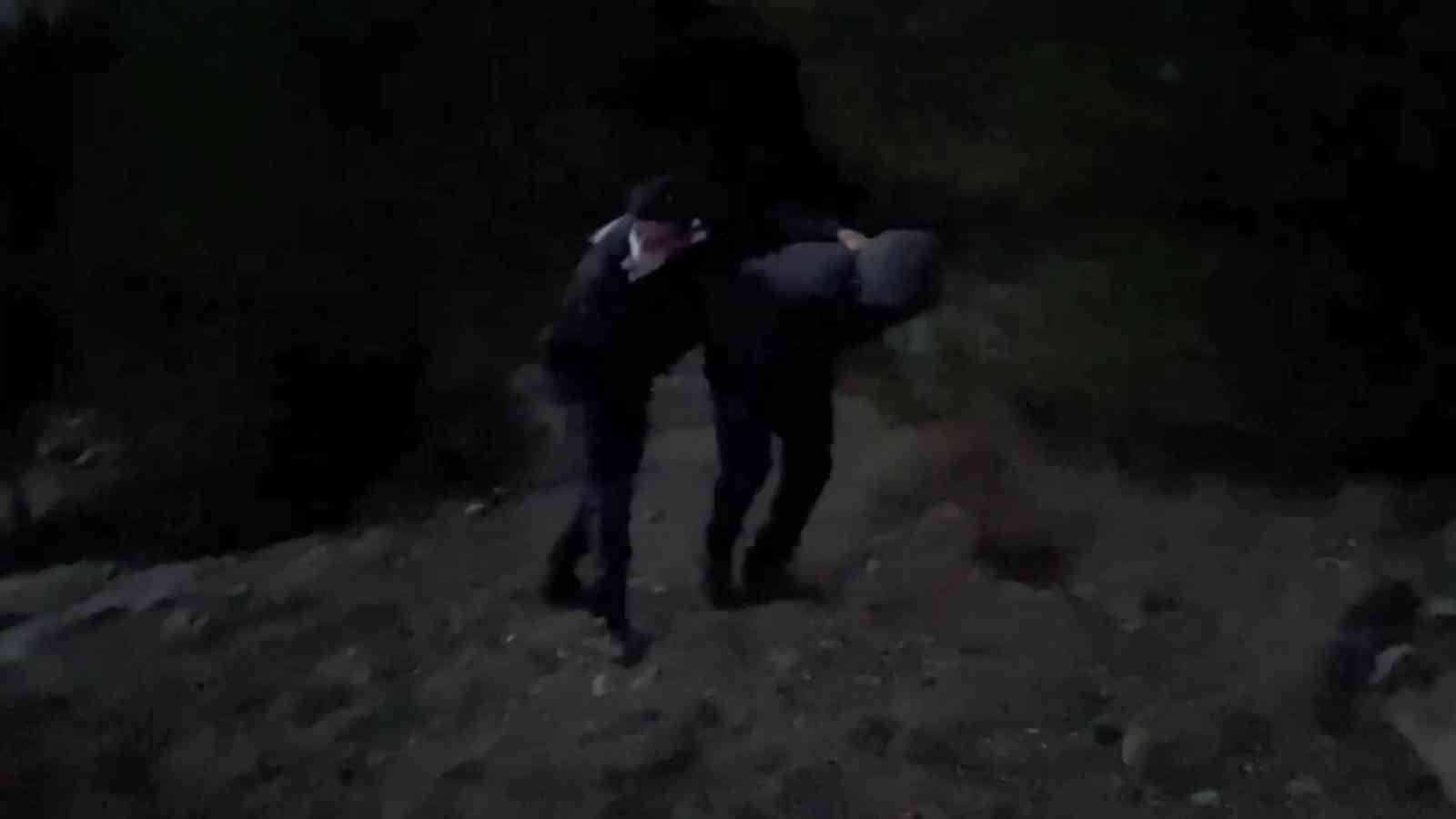 Nekropolü talan eden kaçak define avcılarına suçüstü operasyon: 5 gözaltı KASTAMONU’DA ARKEOLOJİK MEZARLARIN BULUNDUĞU ALANDA DEFİNE BULMAK İÇİN İZİNSİZ KAZI