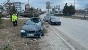 KARABÜK'TE YOLUN KARŞISINA GEÇMEYE ÇALIŞAN ÜNİVERSİTE ÖĞRENCİSİ  MUSTAFA MÜCAHİT