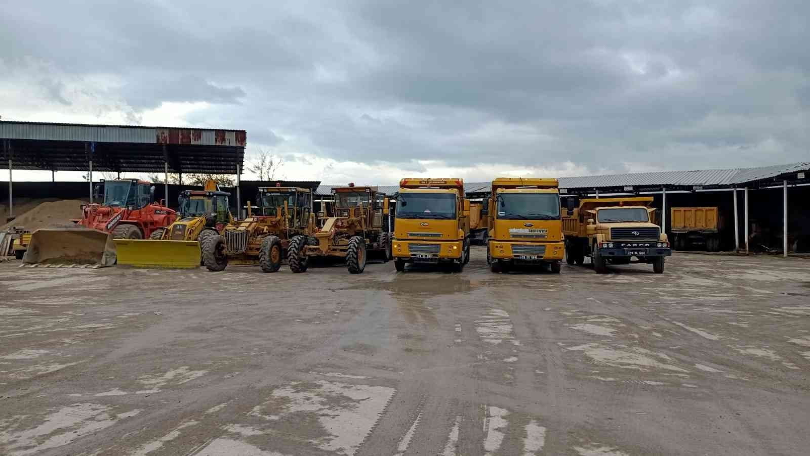 SAFRANBOLU BELEDİYESİ, İLÇEDE KAR YAĞIŞININ TEKRAR BAŞLAMASI ÜZERİNE TEDBİRLERİNİ ARTTIRDI.