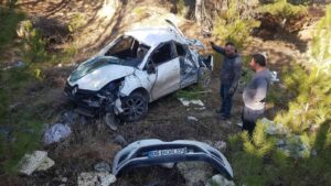 KARABÜK-KASTAMONU KARAYOLUNDA İÇERİSİNDE SÖZLEŞMELİ ERLERİN BULUNDUĞU OTOMOBİLİN KONTROLDEN ÇIKARAK ŞARAMPOLE