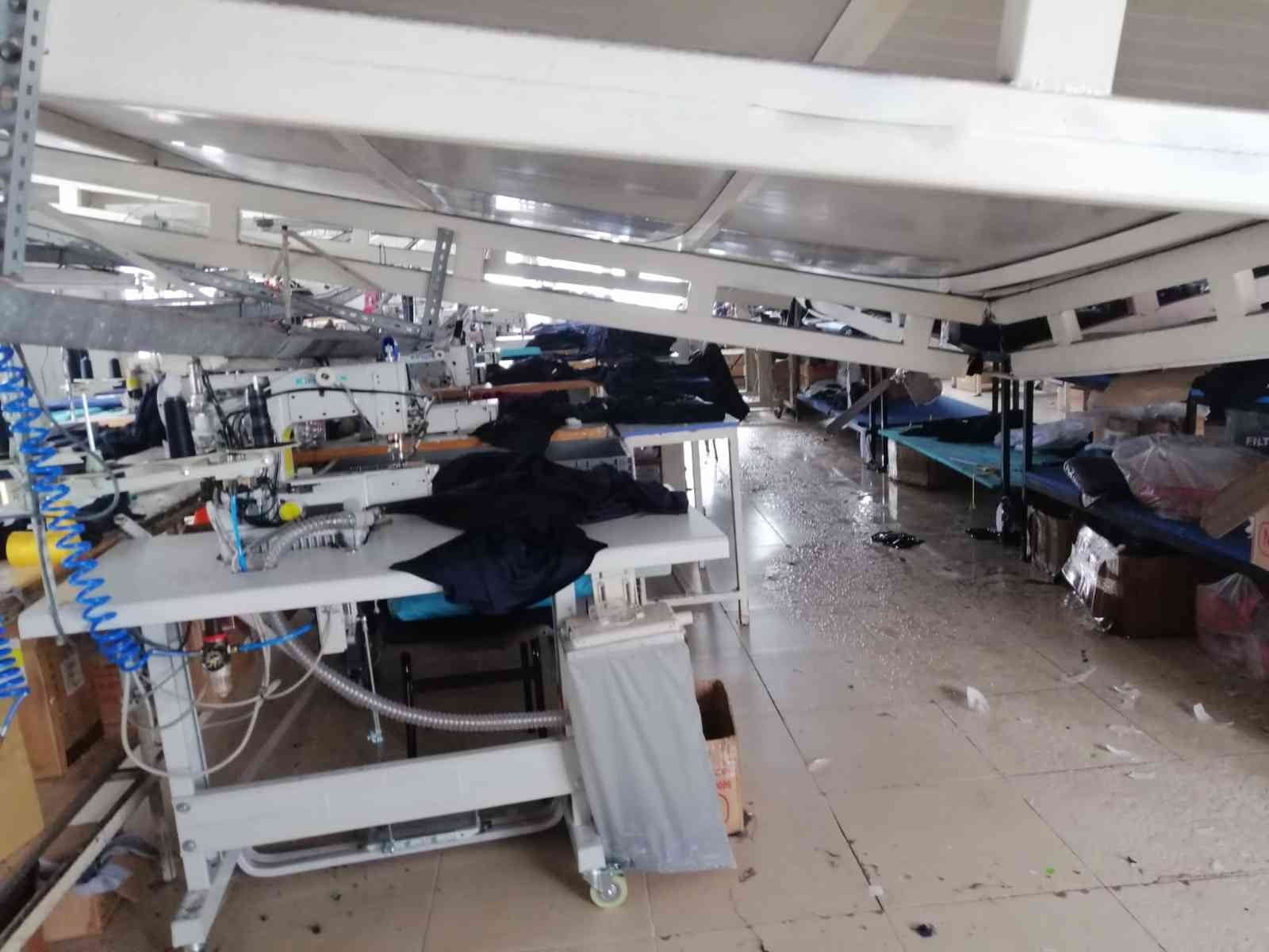 ZONGULDAK'IN ASMA MAHALLESİ'NDE BİR TEKSTİL ATÖLYESİNİN ÇATISI ÇÖKTÜ.
