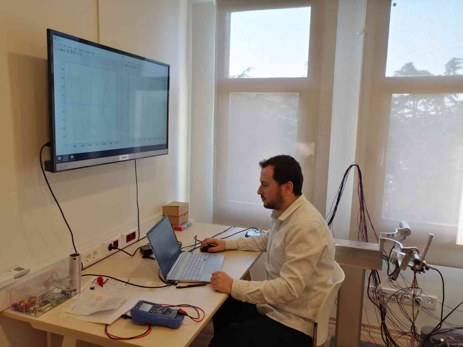 BARTIN ÜNİVERSİTESİNİN PROJESİYLE EL BECERİSİ ÇOKLU SENSÖRLER VE YAPAY ZEKA